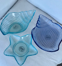 Afbeelding in Gallery-weergave laden, Schaaltje schelp blauw glas - licht