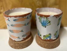 Afbeelding in Gallery-weergave laden, Geurkaars in keramiek mok - vissen - 50 branduren - Wax Design