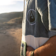 Afbeelding in Gallery-weergave laden, Surfponcho Curitiba - L - Wave Hawaii