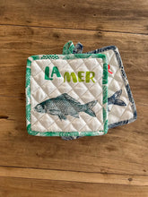 Afbeelding in Gallery-weergave laden, Pannenlappen La Mer Turqoise - Overbeck and Friends - set van 2