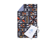 Afbeelding in Gallery-weergave laden, Strandhanddoek van 20 gerecylede plastic flessen - Motief: Wax  - SooBluu