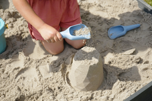 Afbeelding in Gallery-weergave laden, Gevulde emmer met duurzaam strandspeelgoed - +12 maanden - ZSILT