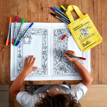 Afbeelding in Gallery-weergave laden, Placemat uitwasbaar met kleurstiften & tasje - FAIRYTALES & LEGENDS - EATSLEEPDOODLE