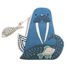 Afbeelding in Gallery-weergave laden, Portemonnee walvis met borduursel - Little Arc Under the Sea - House of Disaster