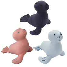 Afbeelding in Gallery-weergave laden, Knuffel zeehond linnen - Global Affairs - 3 kleuren