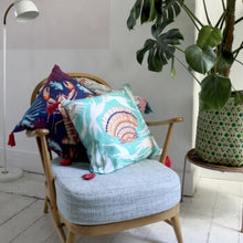 Afbeelding in Gallery-weergave laden, Geborduurd Shell Accent Kussen - House of Disaster