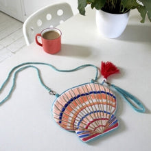 Afbeelding in Gallery-weergave laden, Tasje - geborduurde schelp - House of Disaster